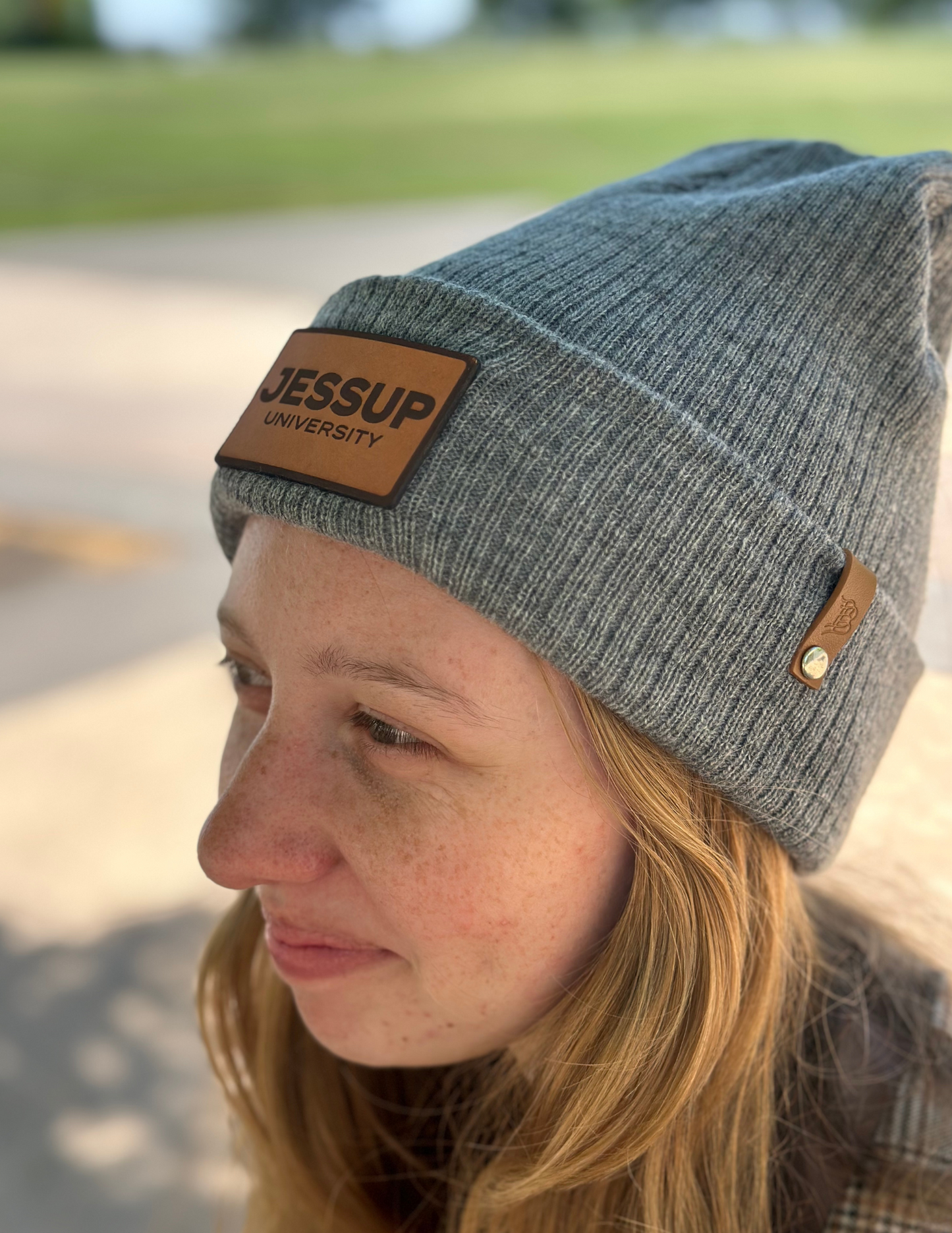 Beanie Gray / Leather Rectangle